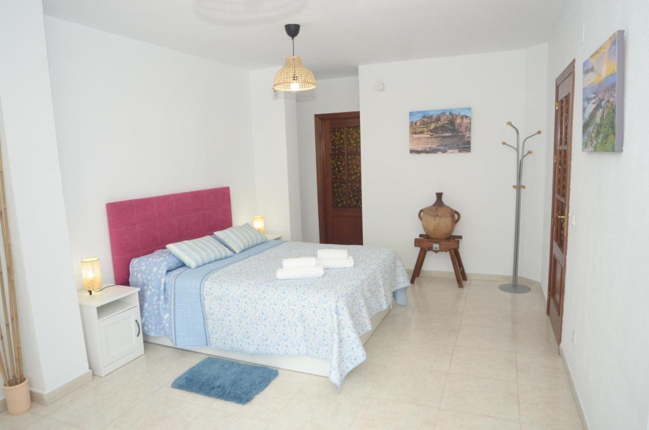 Habitacion Grande Con Terraza Privada, Malaga Centro Εξωτερικό φωτογραφία